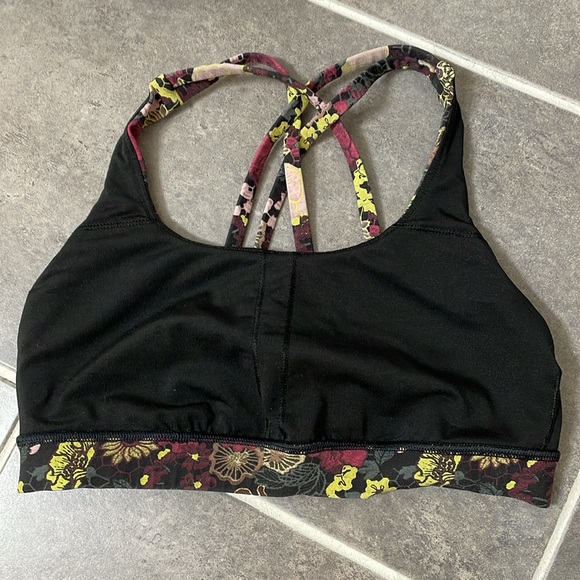 Lululemon Energy Bra size 6
Fluorolace Multi - Picture 6 of 7